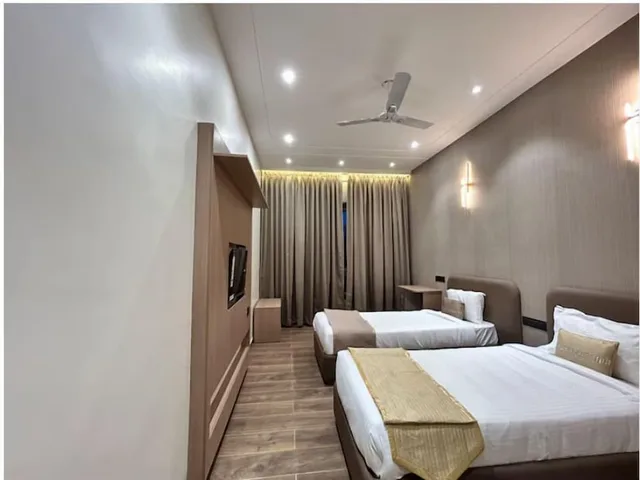 Hotel Kingsway، رايبور 22/40