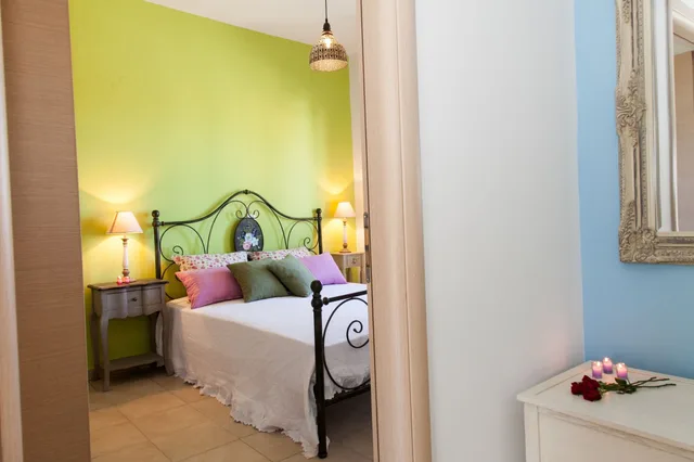 شقة بسريرين منفصلين بإطلالة على الحديقة بغرفة نوم واحدة مع أريكة، Loutra Resort 4/4