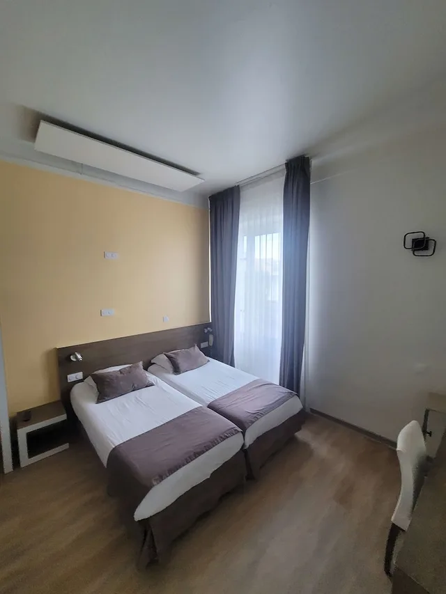 غرفة قياسية بأربعة أسرّة، Kyriad Orange Centre 6/10