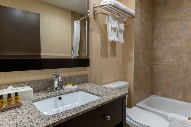 Suite, King Bed, Best Western Plus South Edmonton Inn and Suites 6/8