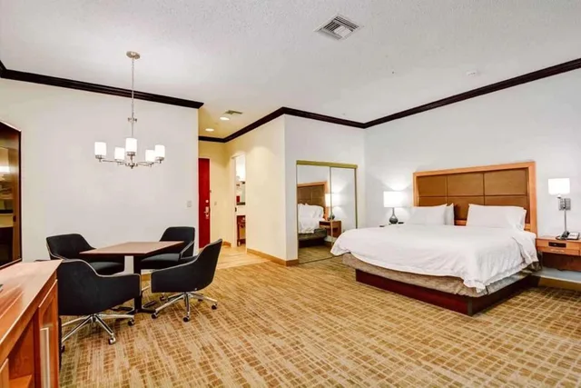 استوديو بسرير كينج مع أريكة، Hampton Inn Palm Beach Gardens 2/4