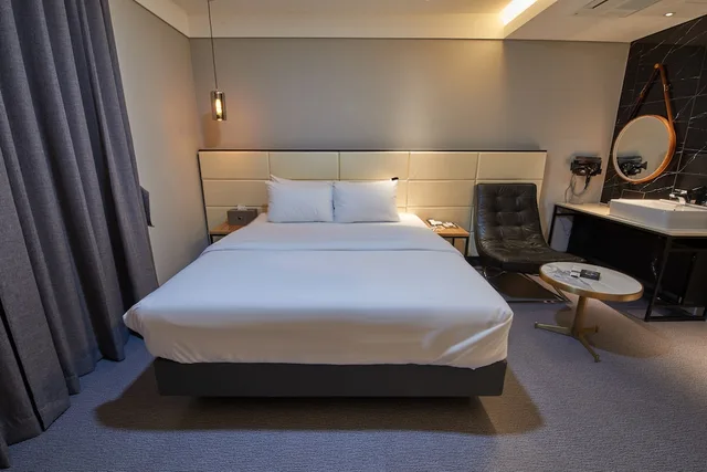 غرفة بريميوم بسرير مزدوج، West In Hotel 3/10