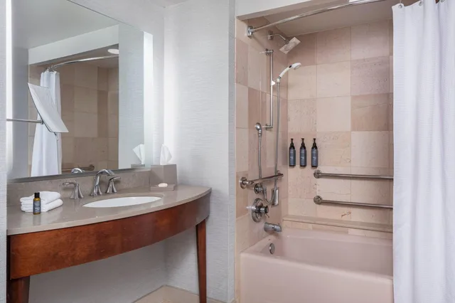 غرفة رباعية بسريرين كوين، The Westin Buckhead 3/4