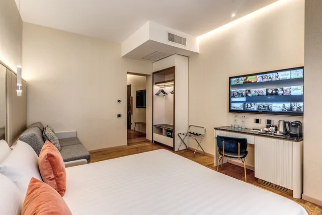 غرفة تنفيذية بسرير كوين مع أريكة مع أريكة، CC Palace Hotel 1/4