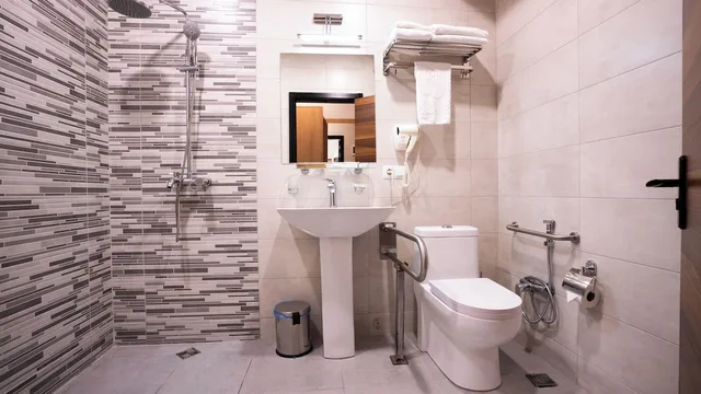 غرفة بسريرين منفصلين لذوي الإعاقة، Bakuriani Inn 5/6