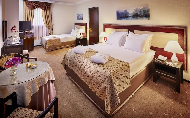 غرفة قياسية ثلاثية بسرير كوين وسرير فردي، Gunes Hotel Merter Istanbul 8/10