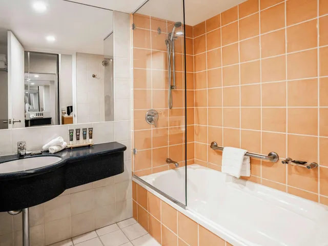 غرفة بسرير كينج، Novotel Cairns Oasis Resort 9/9
