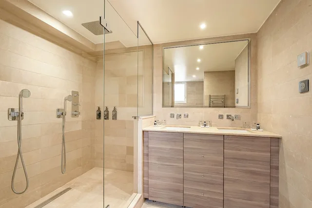 جناح سيغنتشر، Residence des Arts 6/6