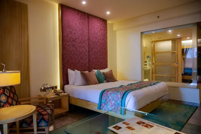 Room, King Bed, Plunge Pool, Bathtub، Royal Orchid Jaipur 6/10