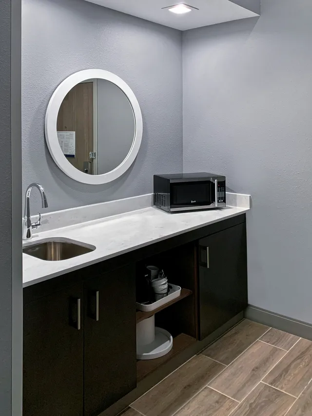 Studio, King Bed, Hampton Inn and Suites Houston East Beltway 8 2/5