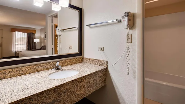 Room, King Bed, Pet Friendly, Best Western Of Murphy 7/8