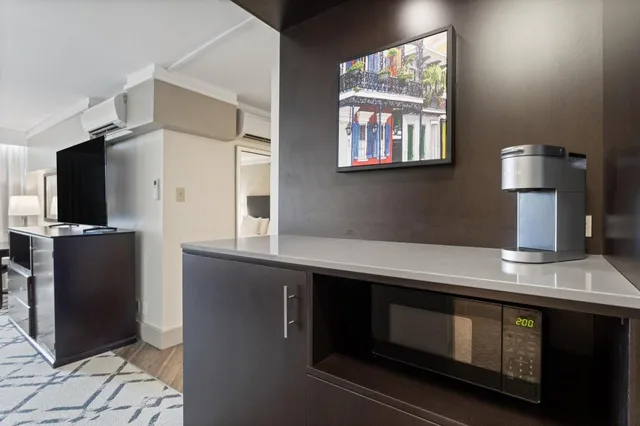 جناح بشرفة بغرفة نوم واحدة، Crowne Plaza Executive Center Baton Rouge, an IHG Hotel 3/3