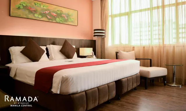 غرفة تنفيذية بسرير مزدوج أو سريرين منفصلين، Ramada by Wyndham Manila Central 3/10