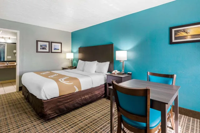 Room, King Bed, Accessible, Quality Inn Bradenton North I-75 3/8