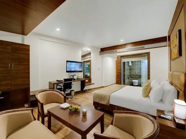 جناح بسرير كينج، The Fern Residency Bhuj 2/3