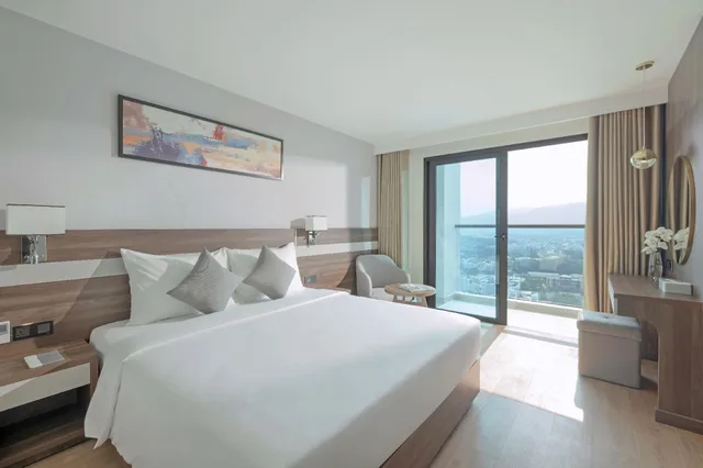 Deluxe, King Bed, Balcony, Panama Nha Trang Hotel 1/2