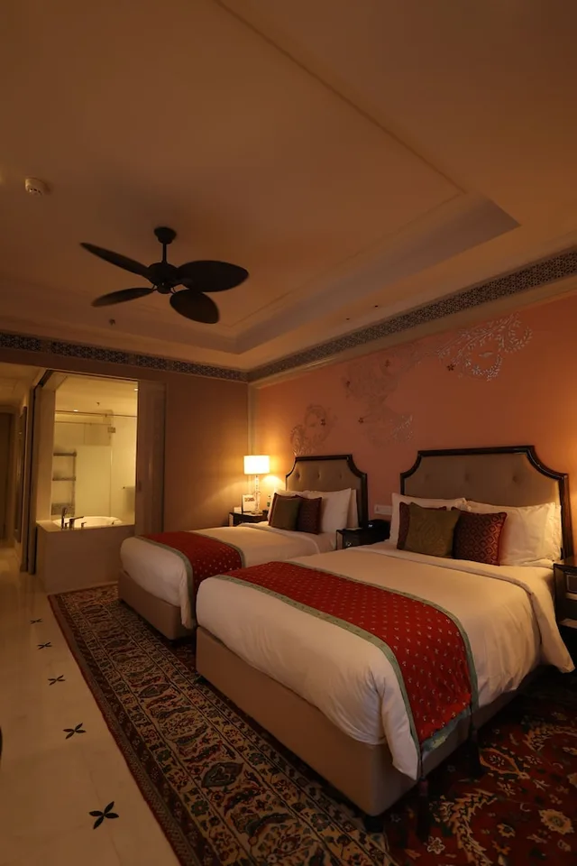 Palace, King Bed، The Leela Palace Jaipur 10/10