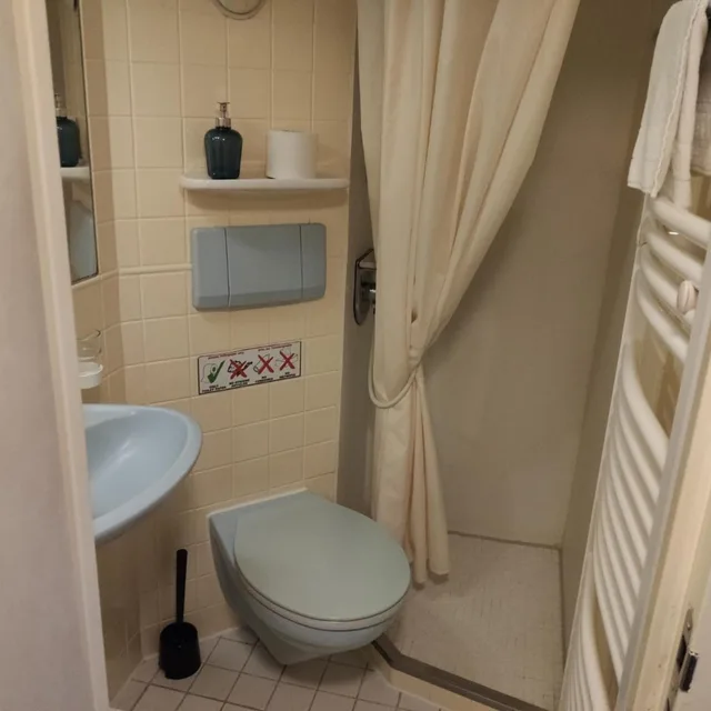 Eastern, Cabin, Triple، Eastern Comfort Hotel & Hostelboat 9/10