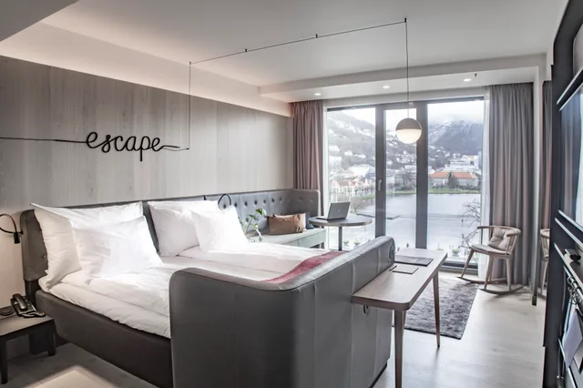 Room, with View, Large, Hotel Norge By Scandic 1/10