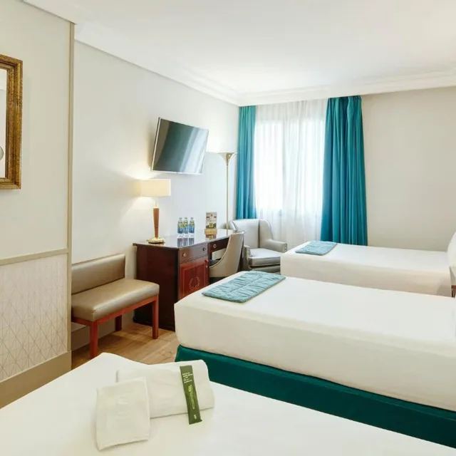 غرفة بسرير مزدوج مع سرير إضافي، Sercotel Gran Hotel Conde Duque 5/10
