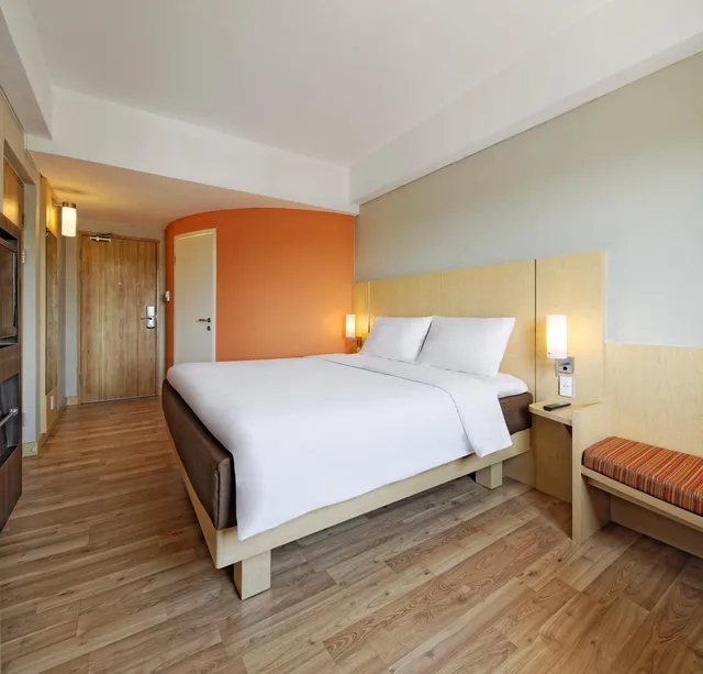 غرفة قياسية بسرير كوين بإطلالة على الجبل، Ibis Padang 4/8