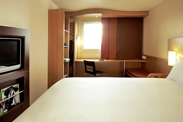 Standard, Double Bed, Ibis Grenoble Centre 7/10