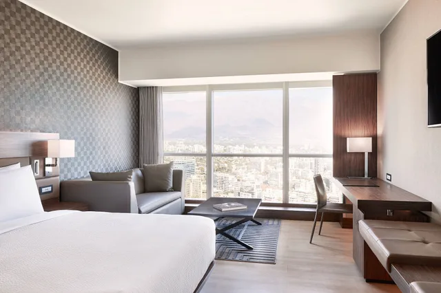 غرفة ركنية بسرير كينج، AC Hotel Santiago Costanera Center 1/2