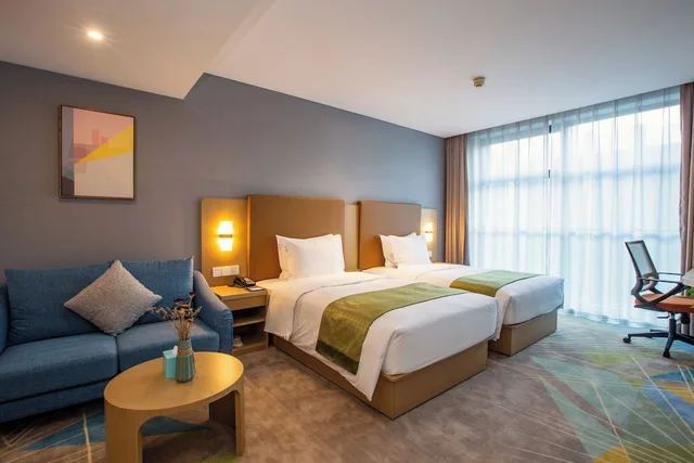 Standard, 2 Double Beds, Extra Floor Space، Holiday Inn Express Changzhou Xinbei 6/7