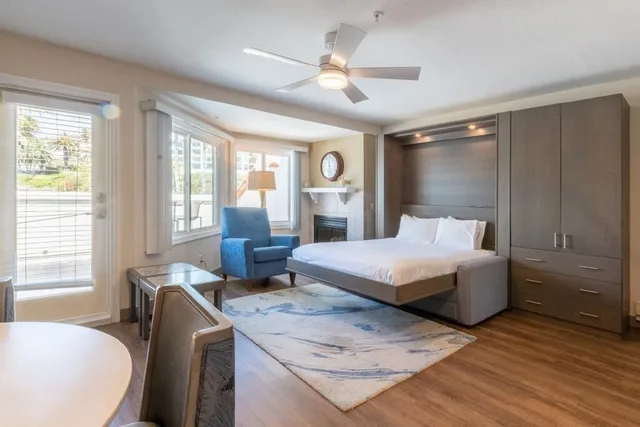Studio, Queen Murphy Bed، San Clemente Cove 4/6