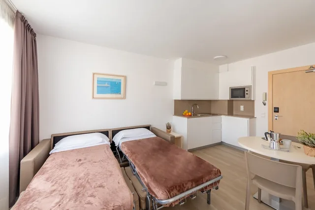 شقة سوبيريور بإطلالة على المسبح مع أريكة، Apartamentos Atenea Park 4/10