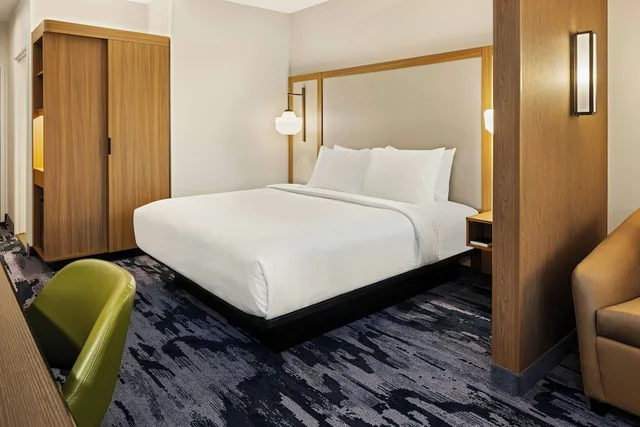 استوديو بسرير كينج مع أريكة لذوي الإعاقة، Fairfield Inn & Suites by Marriott Cedar Rapids North 3/7