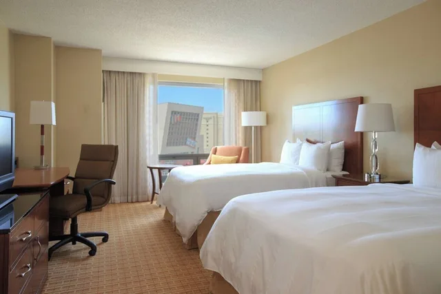 غرفة بسريرين مزدوجين بإطلالة على البحيرة، Gaithersburg Marriott Washingtonian Center 2/3