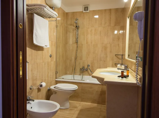 Room, Double or Twin Bed, Hotel Della Valle 6/9