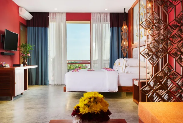 Luxury, Suite, City View, Balcony, Bathtub, Golden Temple Boutique 6/8