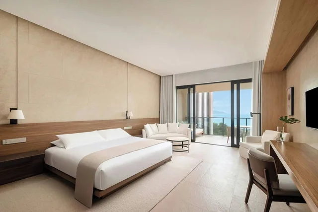 Room, King Bed, Ocean Front, Balcony، The Sanya Edition 2/5