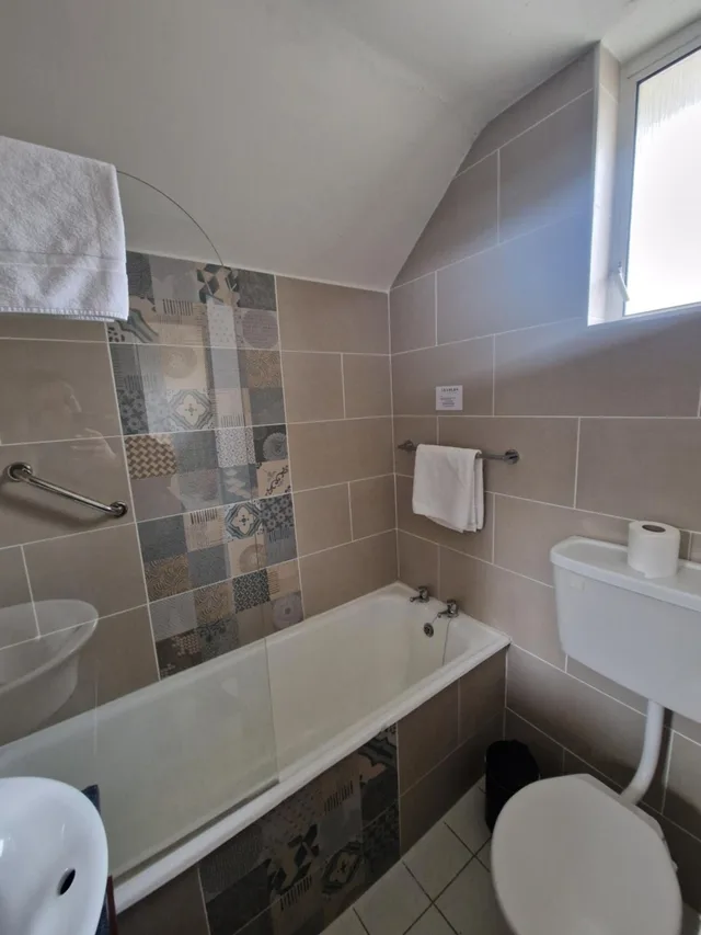 غرفة مفردة، Arnolds Hotel 4/7