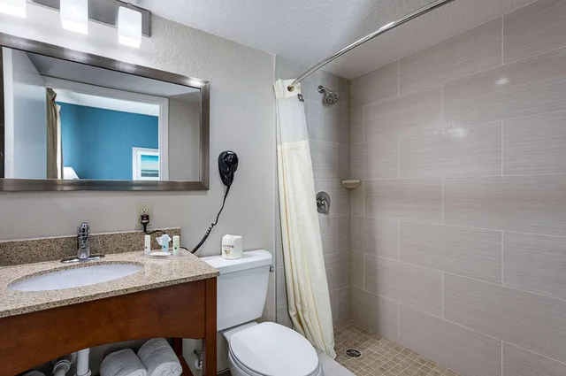 غرفة بسرير مزدوج، Quality Inn & Suites Heritage Park 3/3