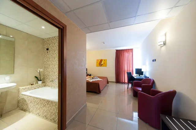 غرفة قياسية بسرير مزدوج، HOTEL TIEMPO 6/6