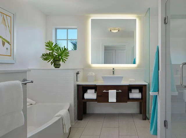 جناح جونيور بإطلالة على المرفأ، The Marker Waterfront Resort Key West 2/2