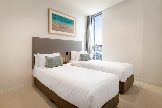 جناح بسرير كينج وسريرين منفصلين وسرير كوين بـ3 غرف نوم، ULTIQA Signature at Broadbeach 1/3