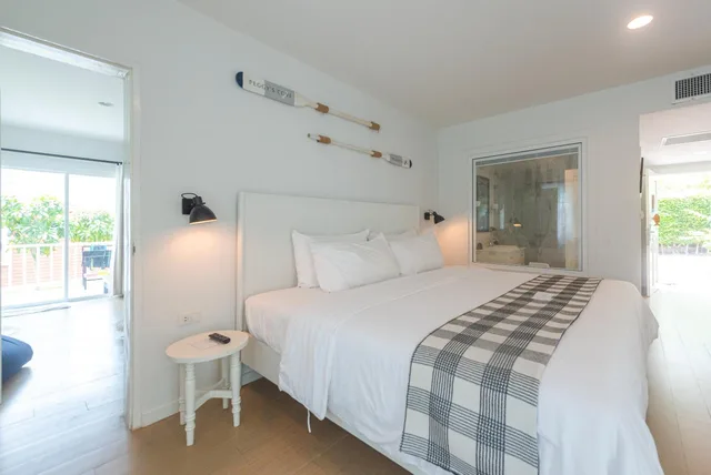 Room, Pool Access، Peggy's Cove Resort 2/2