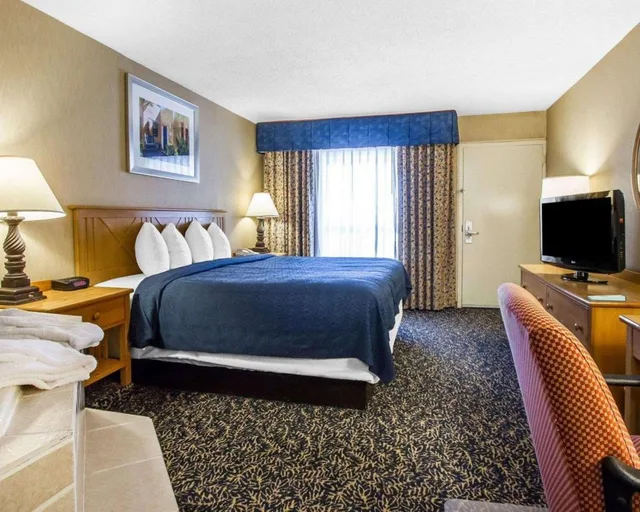 جناح بسرير كينج للمدخنين، Quality Inn Deming 2/4