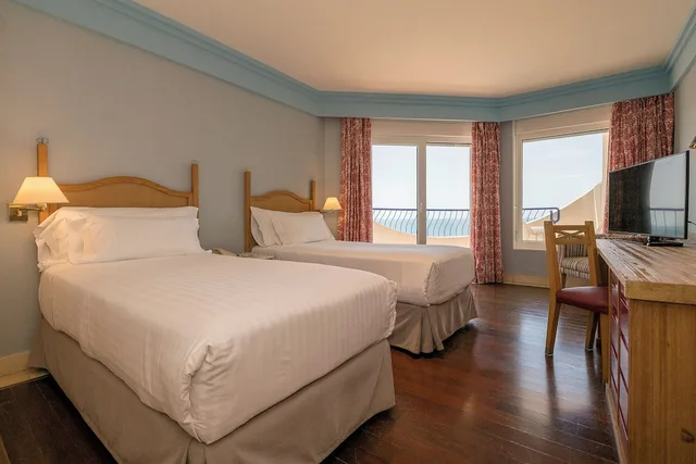 Room, Twin Beds, Sea View, Playa Victoria 3/8