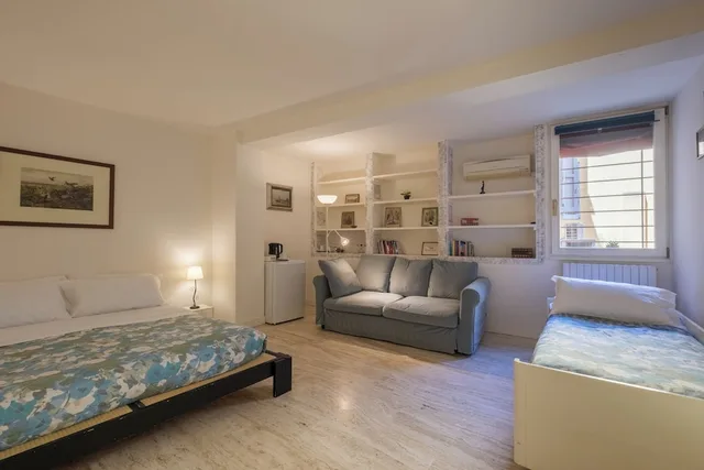 غرفة ثلاثية بسرير مزدوج وسرير فردي بحمام خاص، Cristina Rossi Bed and Breakfast 5/10