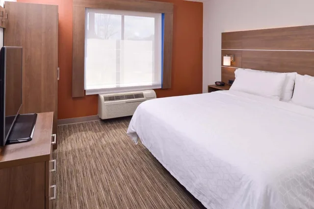 Standard, Double Bed, Holiday Inn Express Glenwood Springs Aspen Area, an IHG Hotel 2/5