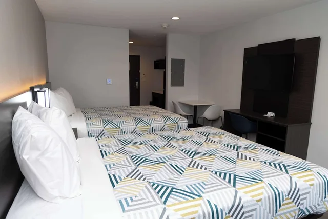 Standard, 2 Queen Beds, Studio6 Fort Worth, TX - Lake Worth 2/4
