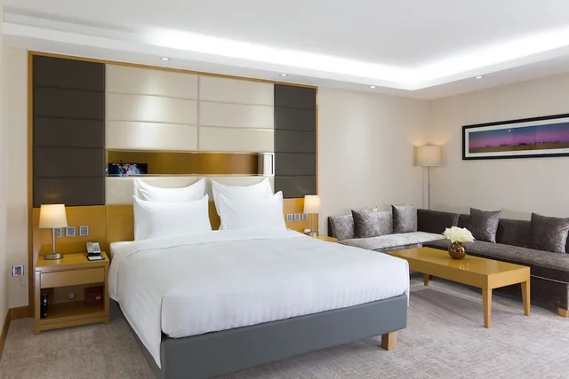 غرفة سوبيريور بسرير كينج مع أريكة، Novotel Ulaanbaatar 2/7