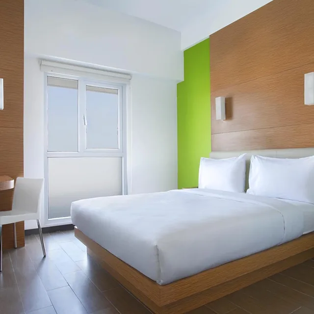 Smart Room Hollywood, Hotel Amaris Embong Malang 2/7