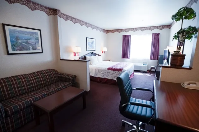 Portland Suites Airport East، غريشام 12/25