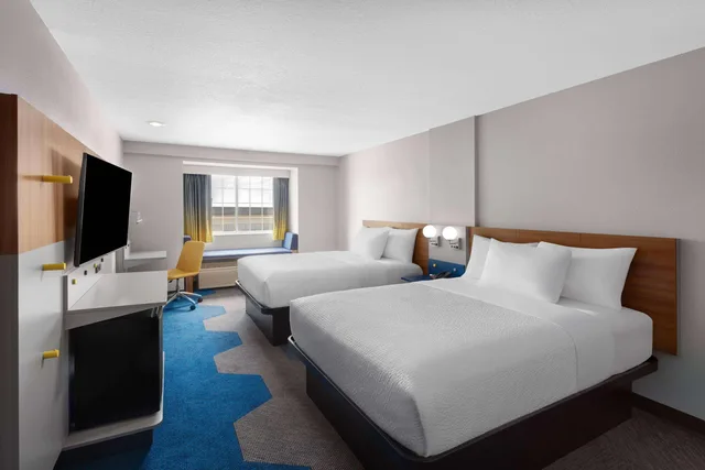غرفة بسريرين كوين، Microtel Inn Suites by Wyndham Rapid City 3/3
